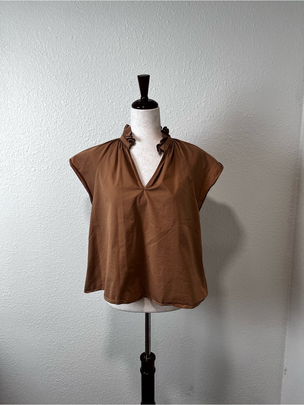 Crosby Brown Ruffle-Trim Cap Sleeve Blouse Size Small